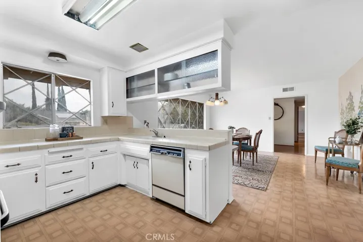 9915 Hallack Avenue, Northridge, California 91324