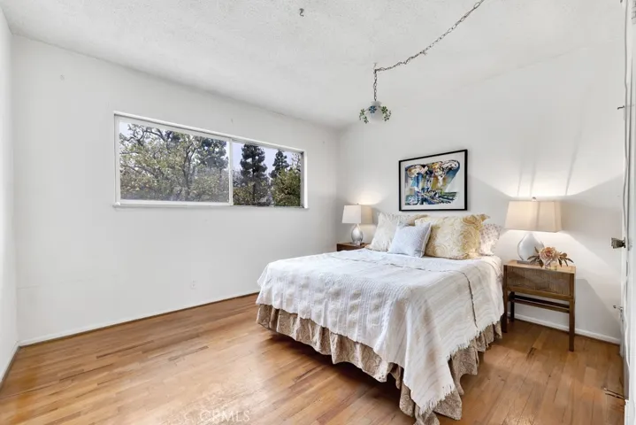 9915 Hallack Avenue, Northridge, California 91324