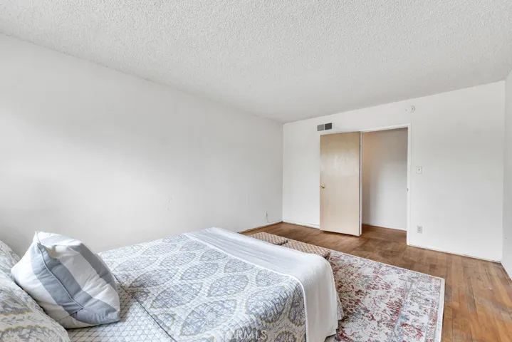9915 Hallack Avenue, Northridge, California 91324