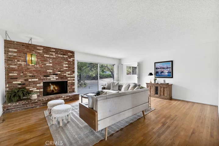 9915 Hallack Avenue, Northridge, California 91324