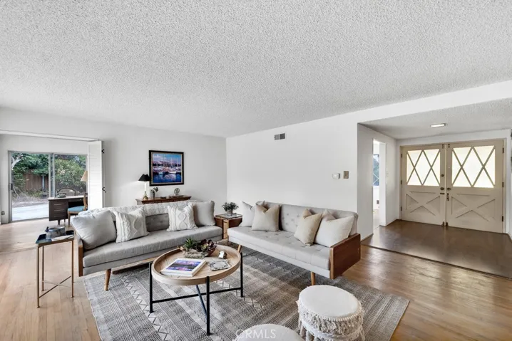 9915 Hallack Avenue, Northridge, California 91324