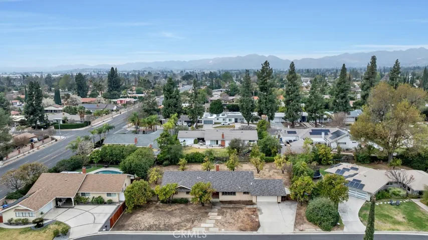 9915 Hallack Avenue, Northridge, California 91324