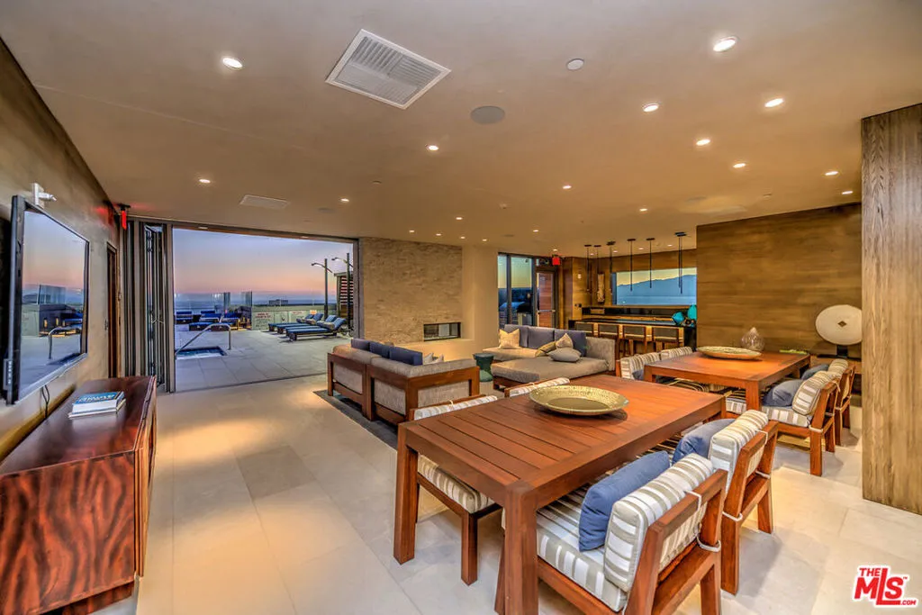 1755 Ocean Avenue 805, Santa Monica, California 90401 home-pic-22