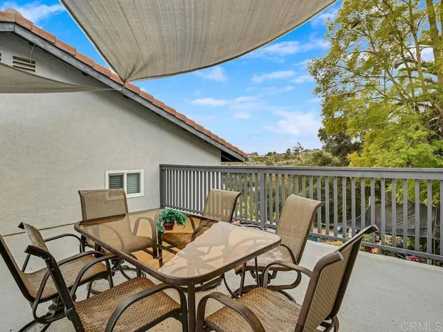 2820 Via Del Robles, Fallbrook, California 92028