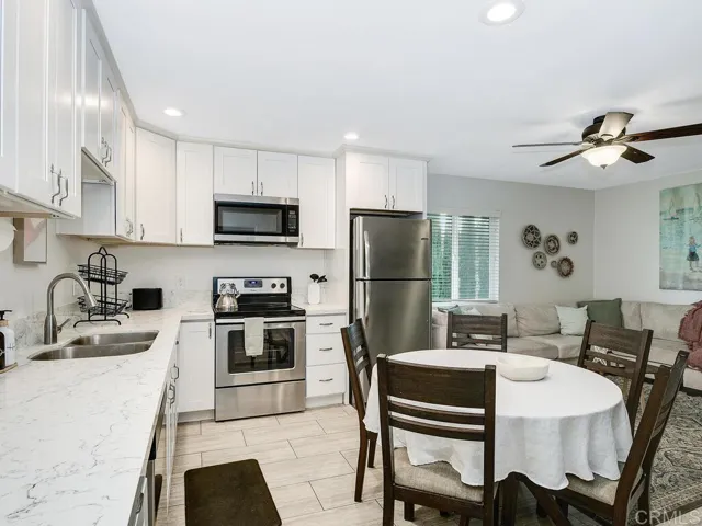 2820 Via Del Robles, Fallbrook, California 92028