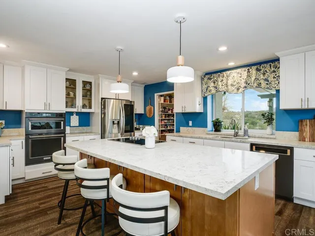 2820 Via Del Robles, Fallbrook, California 92028
