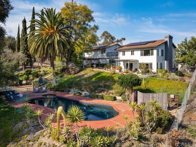 2820 Via Del Robles, Fallbrook, California 92028