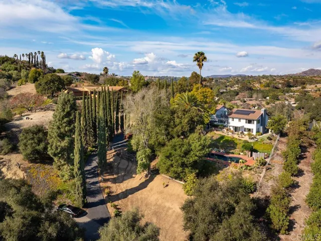 2820 Via Del Robles, Fallbrook, California 92028