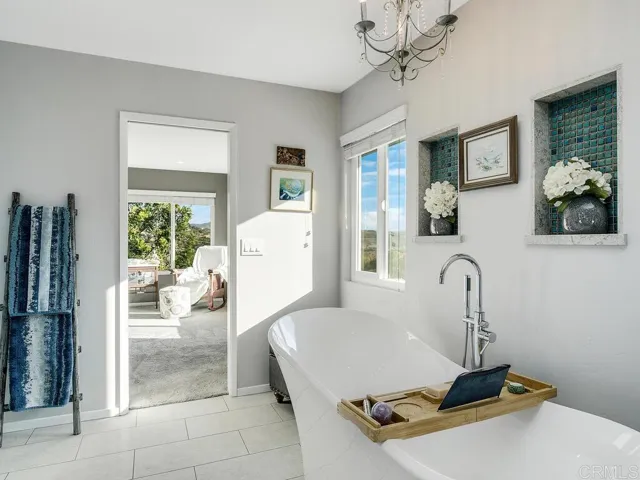 2820 Via Del Robles, Fallbrook, California 92028