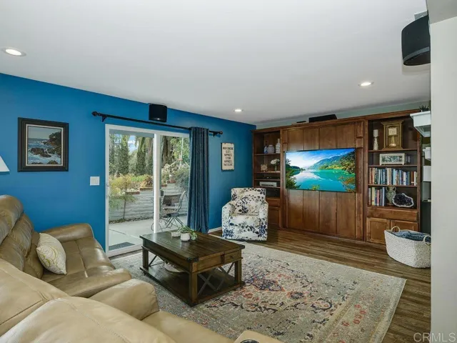2820 Via Del Robles, Fallbrook, California 92028