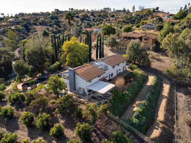 2820 Via Del Robles, Fallbrook, California 92028