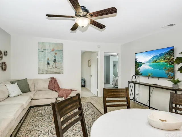 2820 Via Del Robles, Fallbrook, California 92028