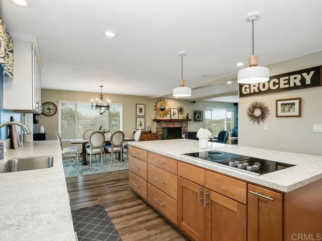 2820 Via Del Robles, Fallbrook, California 92028