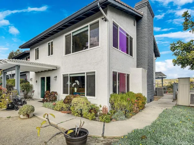 2820 Via Del Robles, Fallbrook, California 92028