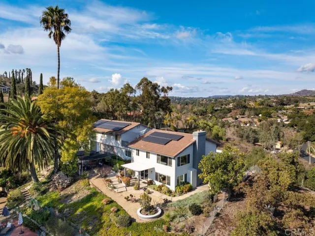 2820 Via Del Robles, Fallbrook, California 92028