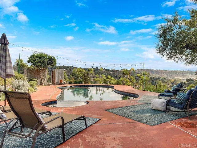 2820 Via Del Robles, Fallbrook, California 92028