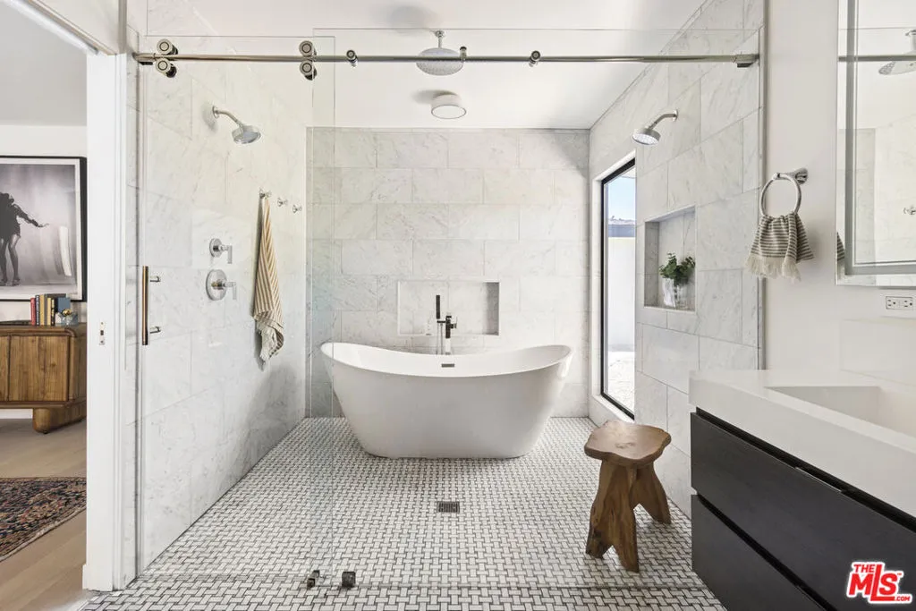 6745 Bedford Avenue, Los Angeles, California 90056 home-pic-30