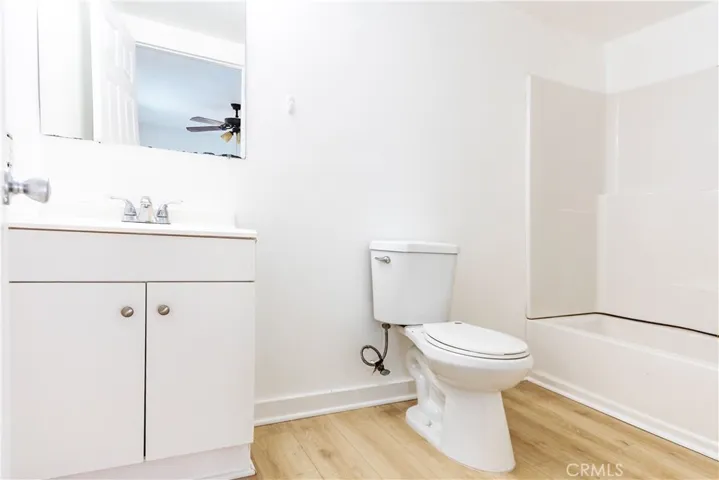 5920 Shoshone Avenue, Encino, California 91316