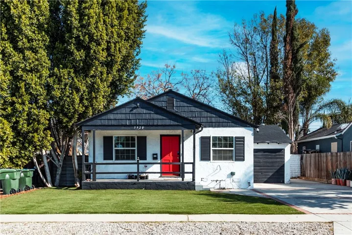 5920 Shoshone Avenue, Encino, California 91316