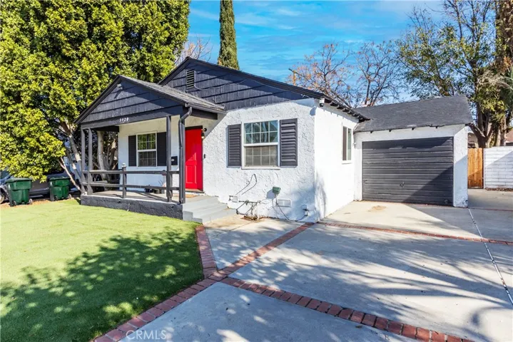 5920 Shoshone Avenue, Encino, California 91316