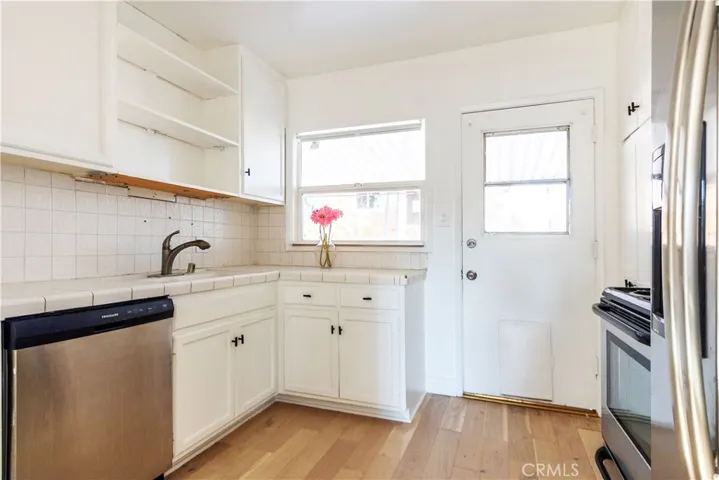 5920 Shoshone Avenue, Encino, California 91316