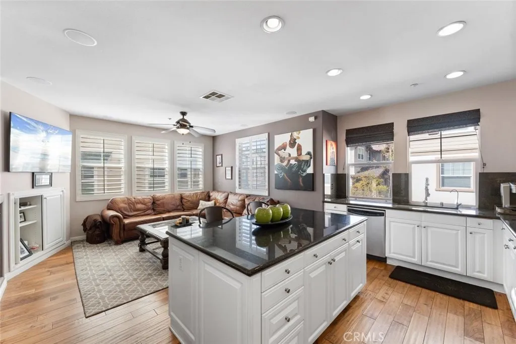 22 Arlington Street, Ladera Ranch, California 92694 home-pic-0