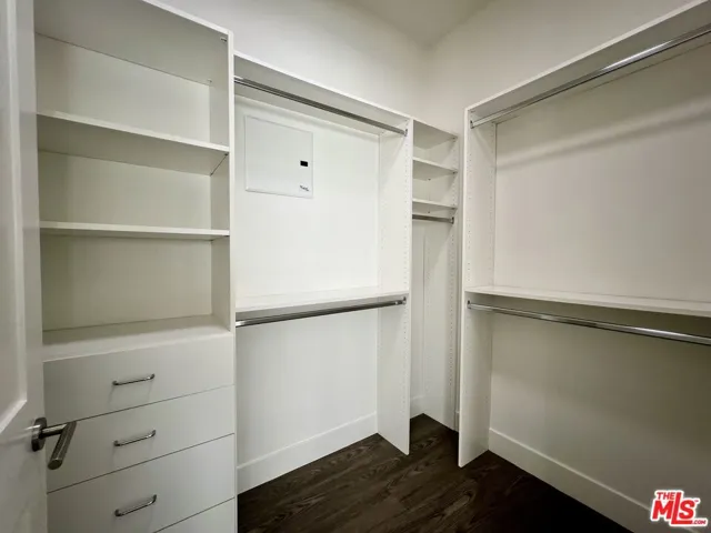 1232 N Kings Road 305, West Hollywood, California 90069