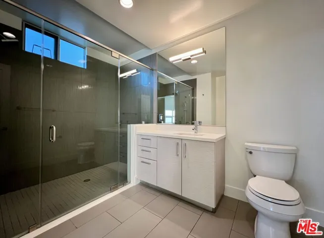 1232 N Kings Road 305, West Hollywood, California 90069