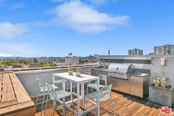 1232 N Kings Road 305, West Hollywood, California 90069