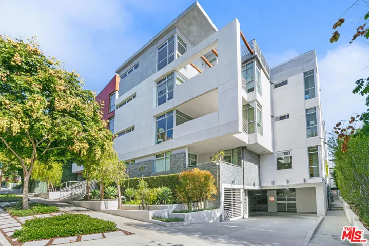 1232 N Kings Road 305, West Hollywood, California 90069