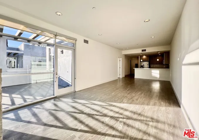 1232 N Kings Road 305, West Hollywood, California 90069