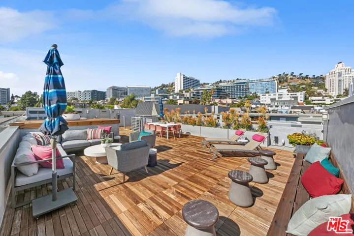 1232 N Kings Road 305, West Hollywood, California 90069