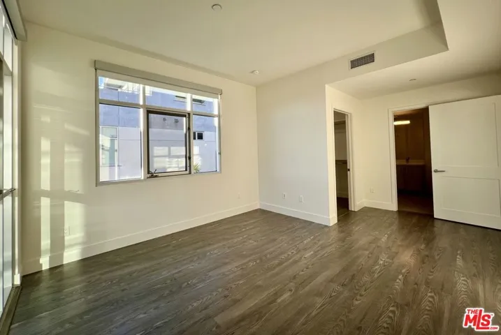 1232 N Kings Road 305, West Hollywood, California 90069