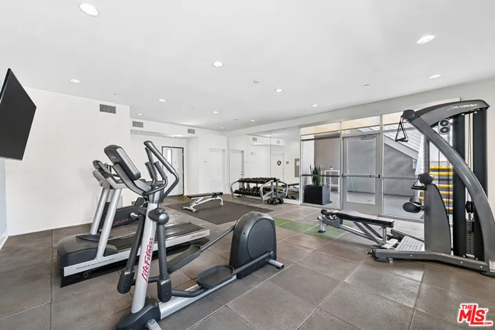 1232 N Kings Road 305, West Hollywood, California 90069