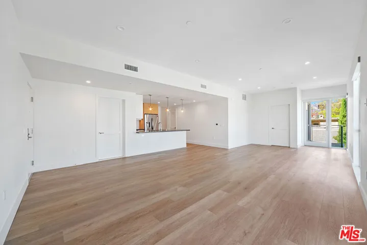1001 N Fairfax Avenue 201, West Hollywood, California 90046