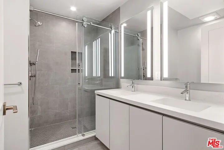 1001 N Fairfax Avenue 201, West Hollywood, California 90046