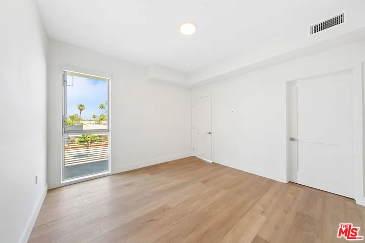 1001 N Fairfax Avenue 201, West Hollywood, California 90046