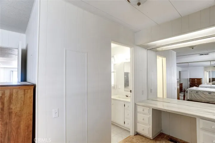Dressing area