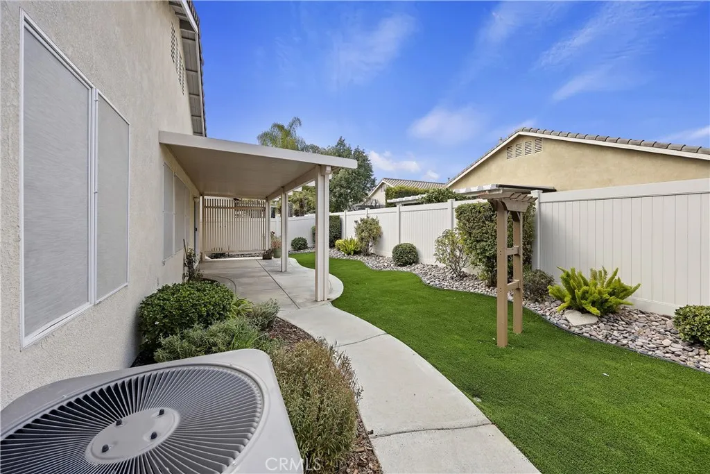 28330 Pleasanton Court, Menifee, California 92584 home-pic-3