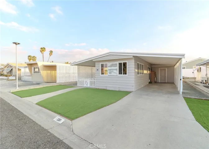 281 Santa Clara Circle, Hemet, California 92543