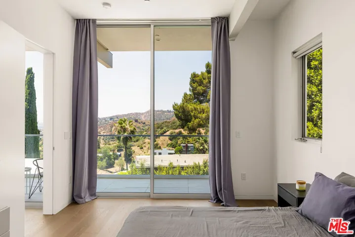 2650 Creston Drive, Los Angeles, California 90068