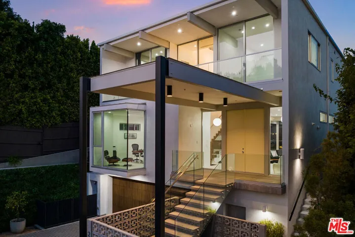 2650 Creston Drive, Los Angeles, California 90068