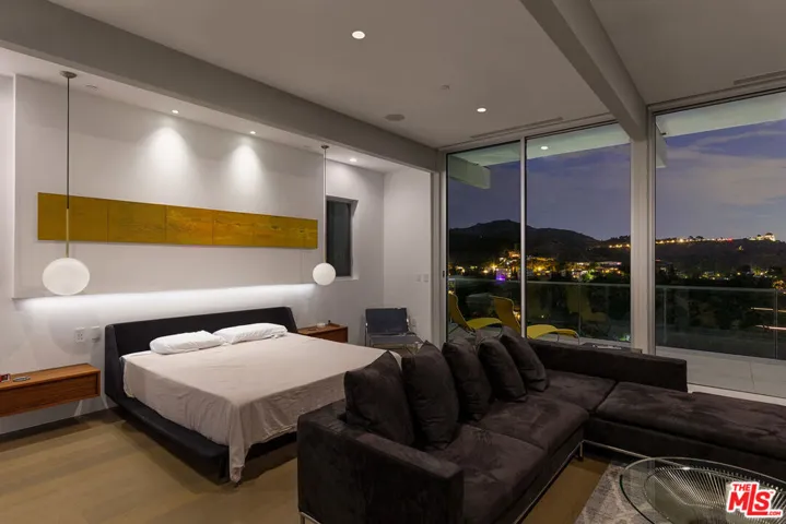 2650 Creston Drive, Los Angeles, California 90068
