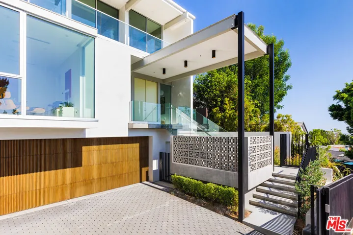 2650 Creston Drive, Los Angeles, California 90068