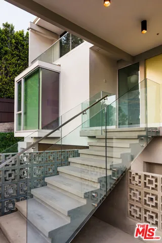 2650 Creston Drive, Los Angeles, California 90068