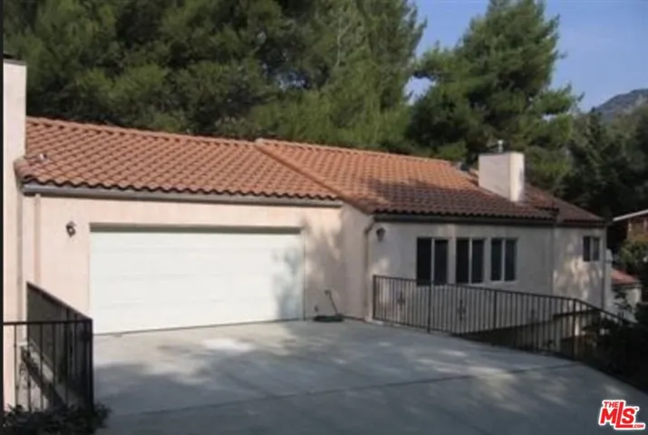 2644 E Chevy Chase Drive, Glendale, California 91206