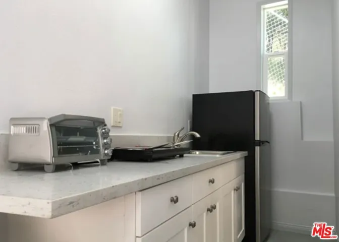 2644 E Chevy Chase Drive, Glendale, California 91206