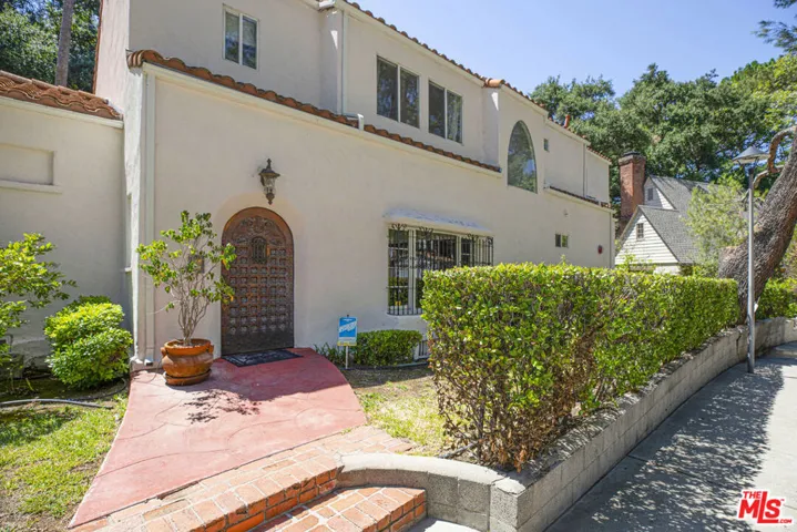 2644 E Chevy Chase Drive, Glendale, California 91206
