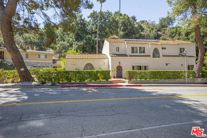 2644 E Chevy Chase Drive, Glendale, California 91206