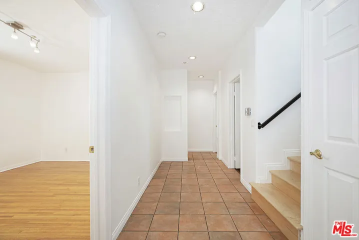 2644 E Chevy Chase Drive, Glendale, California 91206
